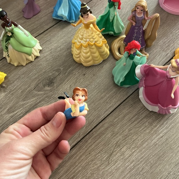 Disney Princess Pink and Purple Castle with Figurines - Picture 4 of 6